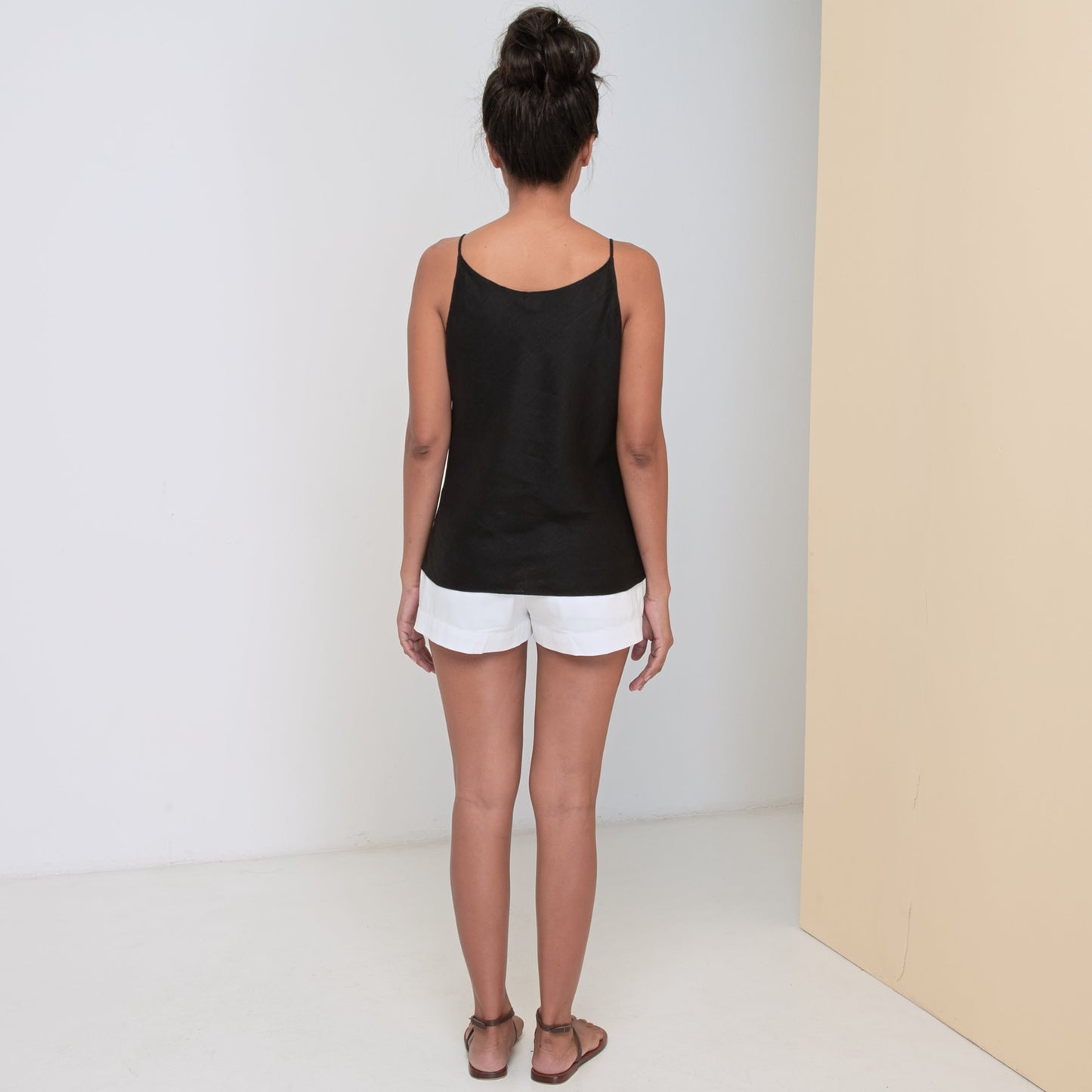 RINKI V CAMISOLE - Linen | Black