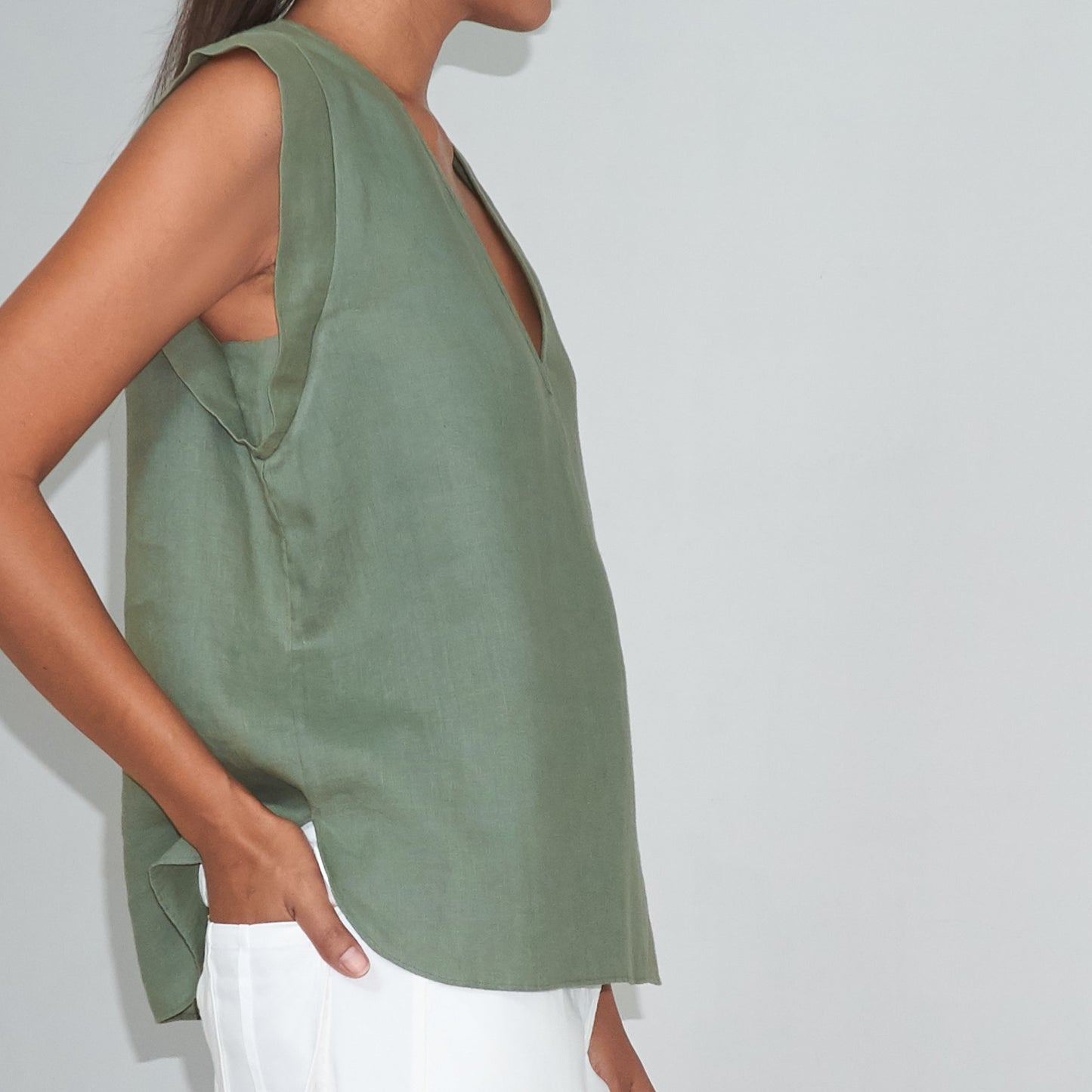 TEE VS TOP - Linen | Light Olive Green