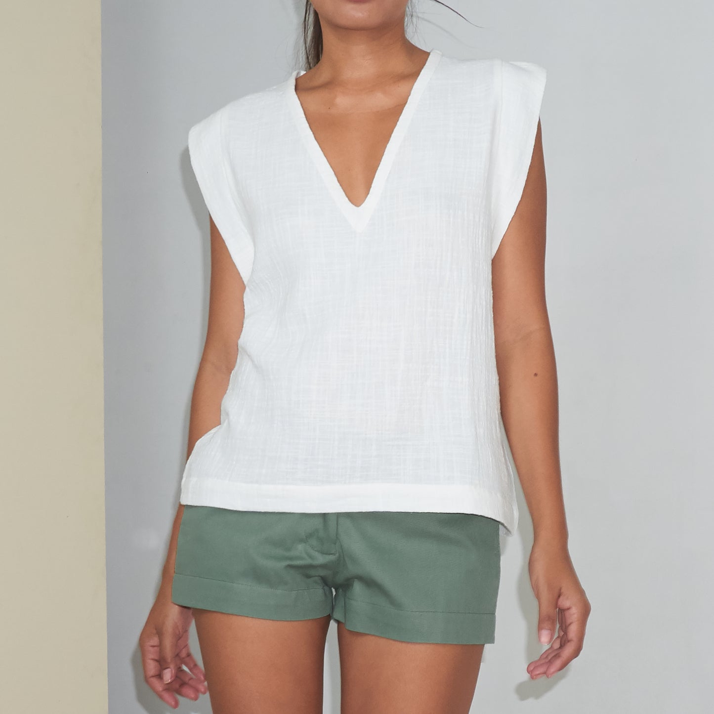 TEE V TOP - Cotton Gauze | Off White