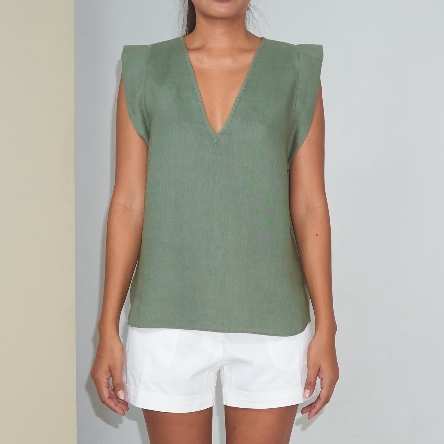 TEE VS TOP - Linen | Light Olive Green