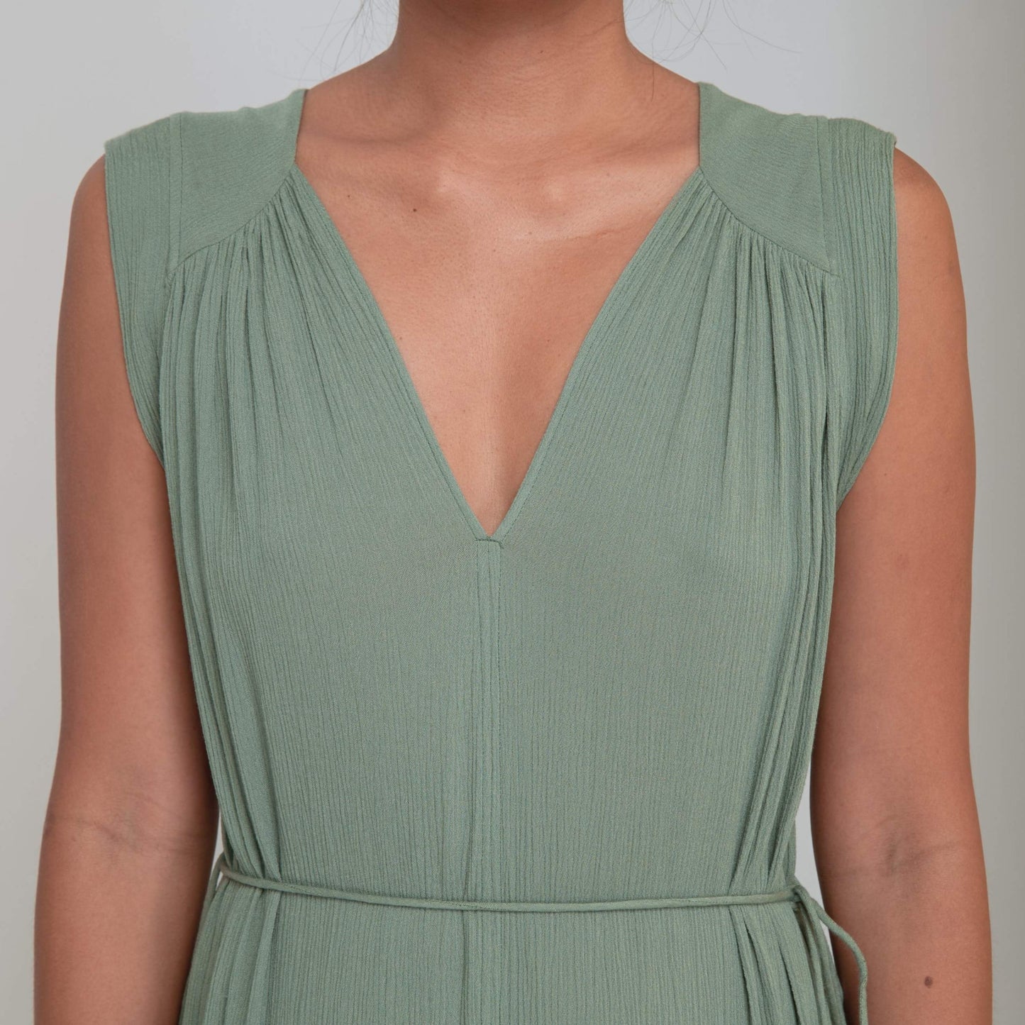 TRANSIT SLEEVELESS LONG DRESS - Crinkled Rayon | Light Olive Green