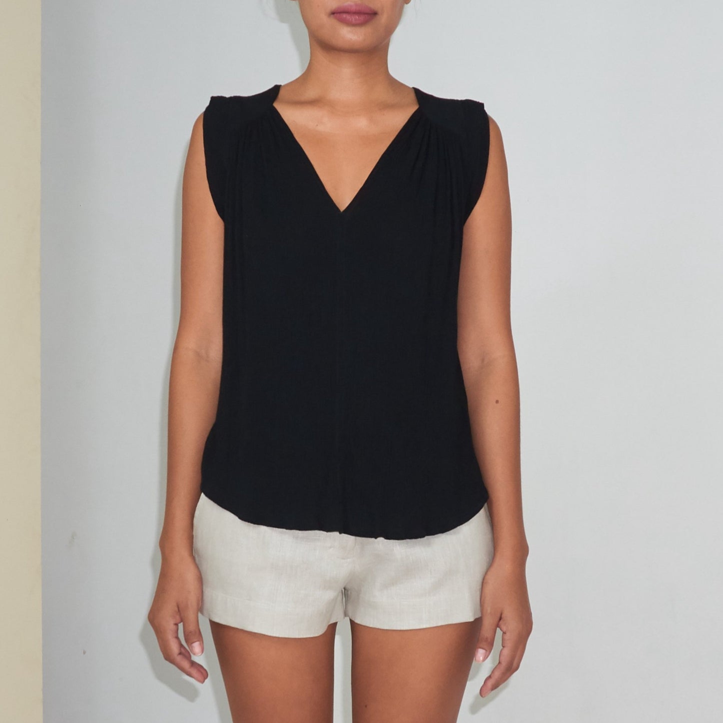 TRANSIT SLEEVELESS TOP - Crinkled Rayon | Black
