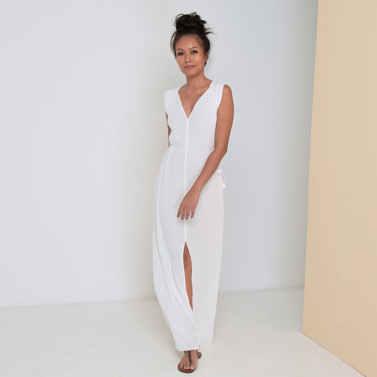 TRANSIT SLEEVELESS LONG DRESS - Crinkled Rayon | Off White