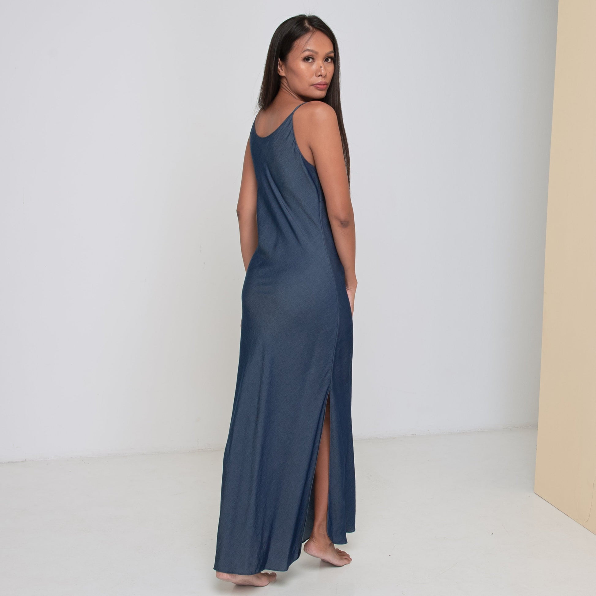RINKI V LONG SLIP DRESS Tencel Denim Blue