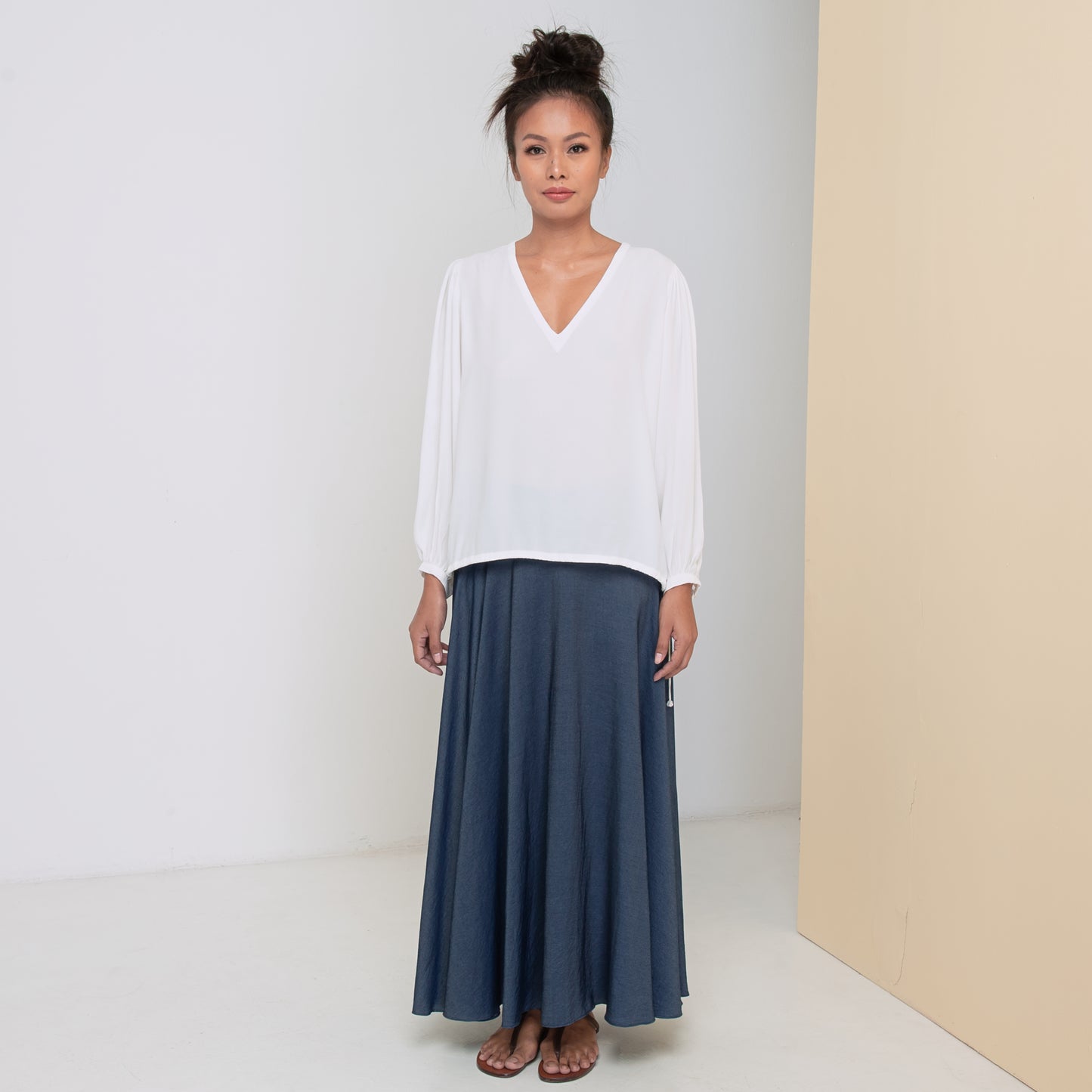 TEE V LONG SLEEVE TOP - Rayon Fujette Crepe | Off White