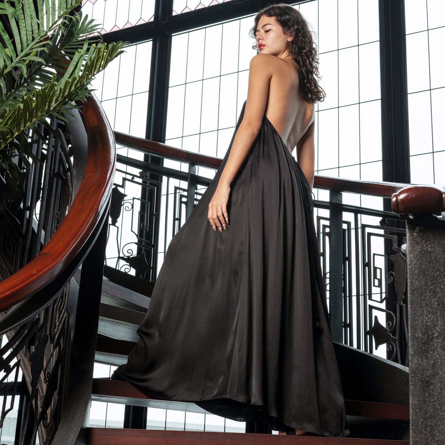 BACKLESS V LONG HALTER DRESS - Viscose Satin