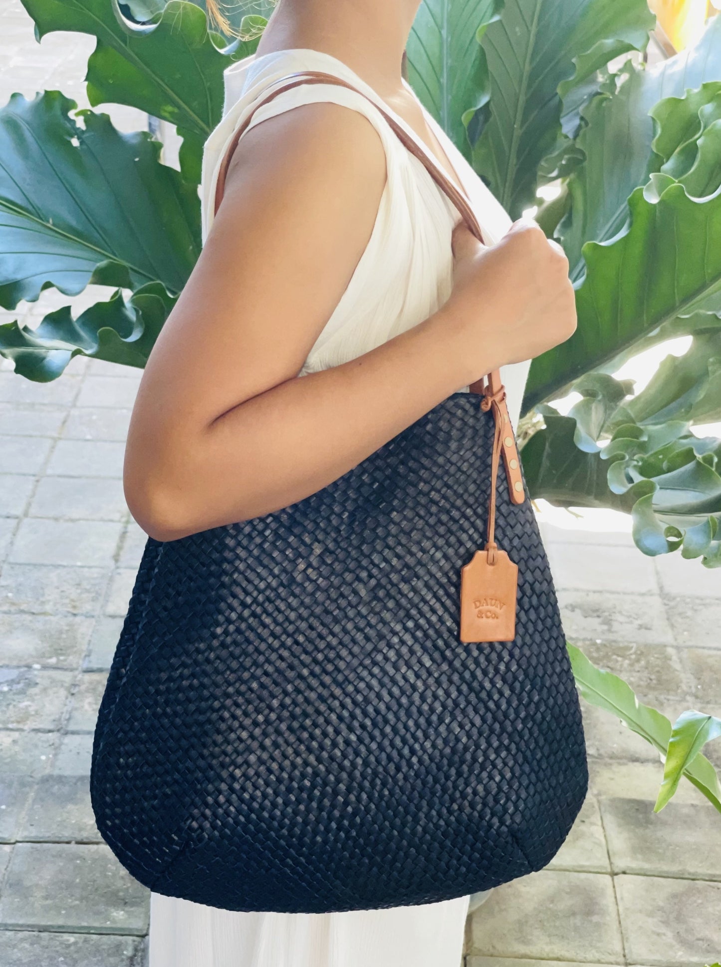 SIMPLY FIVE TOTE - Woven Leather | Black & Caramel